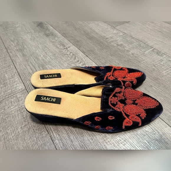 SAACHI Satin Beaded Embroidered Embellished Slip on Mule Size 9 $300 - Picture 2 of 4